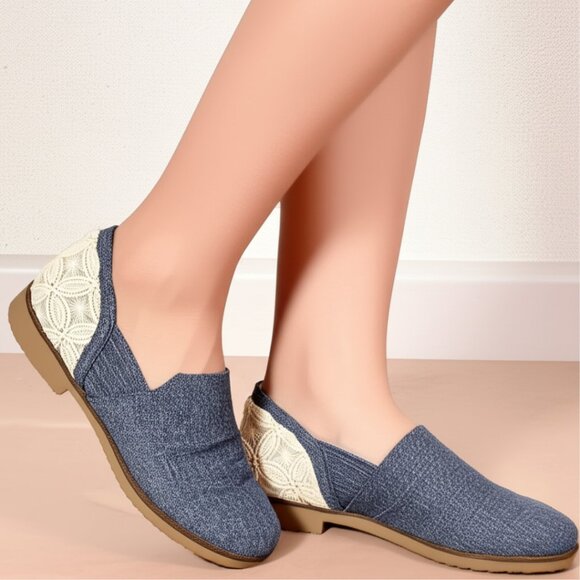 NIB Lori Goldstein Women's Loafer Flat Shoes Blue Denim & Ivory Lace Size 6 M - Picture 2 of 9